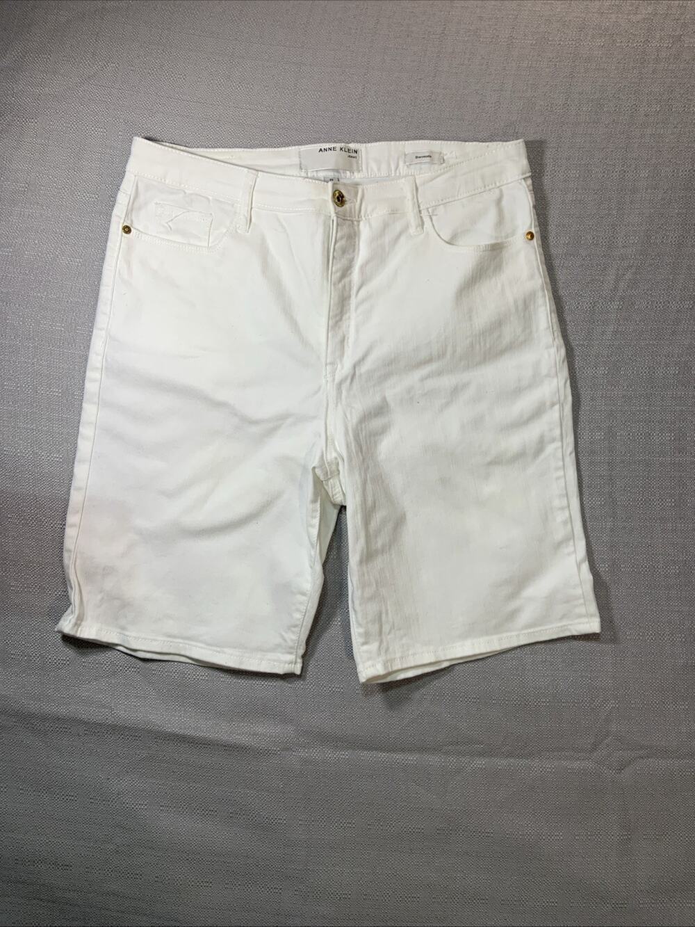 ANNE Klein jeans, Women’s Size 12 The Bermuda White Stretch Denim Bermuda